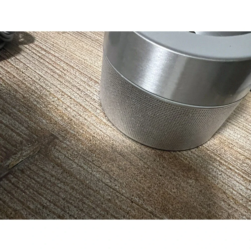Williams Sonoma Smart Tools Bluetooth Speaker & ipad iphone Stand